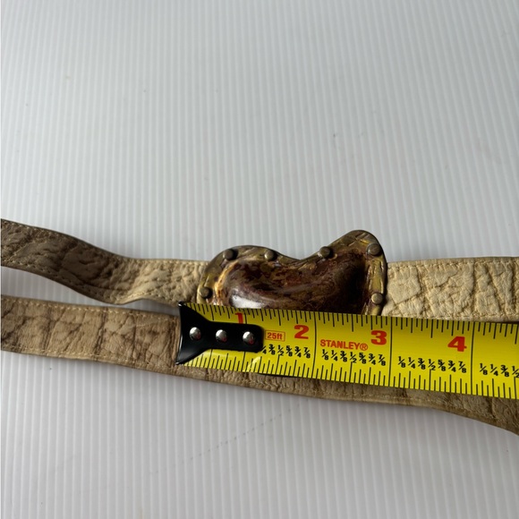 Vintage Beige Leather Belt with Brown Metal Accent - Picture 4 of 6